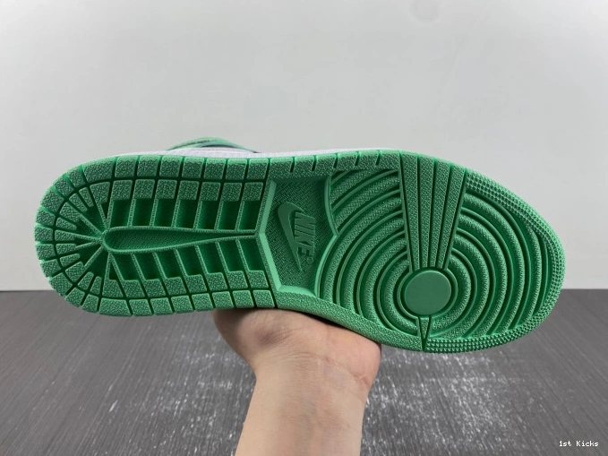 1st Kicks 1 High Air DZ5485-130 Jordan Green OG Glow 0630